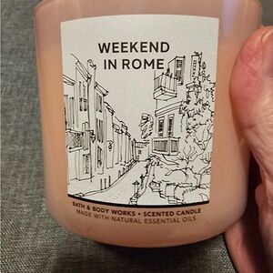 Bath & Body Works Weekend in Rome Candle - Soft Pink